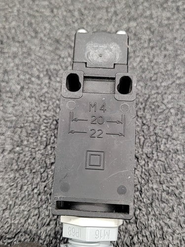 Lot 4 Limit Switches Schmersal TV10H Telemecanique XCKP Pizzato FF 4815 KDM
