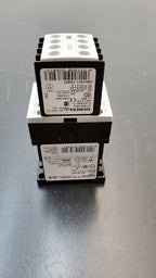 SIEMENS SIRIUS 3RH1140-1BB40 Contactor E05 w/ 3RH1911-1GA31 Auxiliary Contact