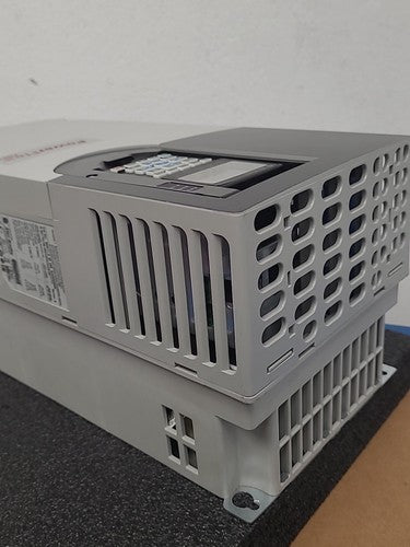 Allen Bradley PowerFlex 755 VFD AC Drive 20G11ND065AA0NNNN 2021 50HP 37kW 480VAC