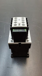 SIEMENS SIRIUS 3RH1140-1BB40 Contactor E05 w/ 3RH1911-1GA31 Auxiliary Contact