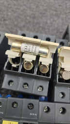 Schneider Electric DF101 DF103 DF143 Lot of 15 Fuse Holders w/ assorted fuses