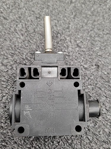 Pizzato FX 320-K72 Limit Switch Position Sensor Ue 250V Ith 4A PG13.5 Lot of 2