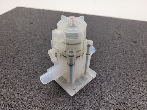 AMAT Furon High Purity Valve 1106124 CVD2-F88 NC 1/2"  Pneumatically Actuated