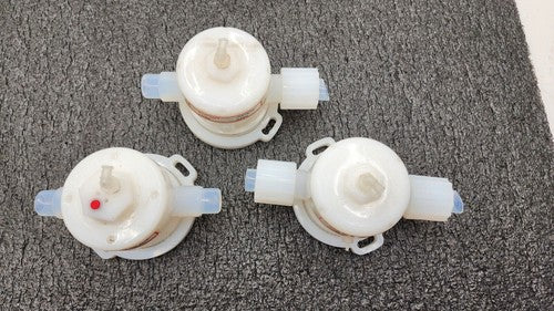 Lot of 3x Furon Pneumatic High Purity Valve UPM2-F812NC-VI 1108537, 2x 1104556