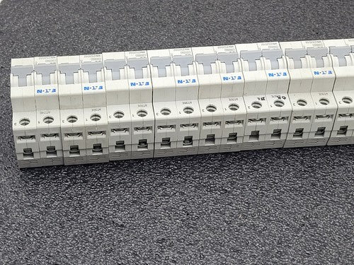 Lot of 10 Eaton Cutler Hammer WMZS2D02 Miniature Circuit Breaker 2A 5kA Type D
