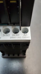 SIEMENS SIRIUS 3RH1140-1BB40 Contactor E05 w/ 3RH1911-1GA31 Auxiliary Contact