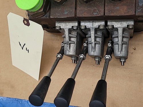 Danfoss 11166838 Hydraulic Stack Control 3 Valve Manifold w/ Manual Levers V4