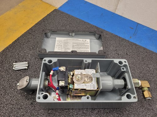 Allen Bradley 836-C7J Pressure Control Switch Bulletin 836 Series B Adjustable
