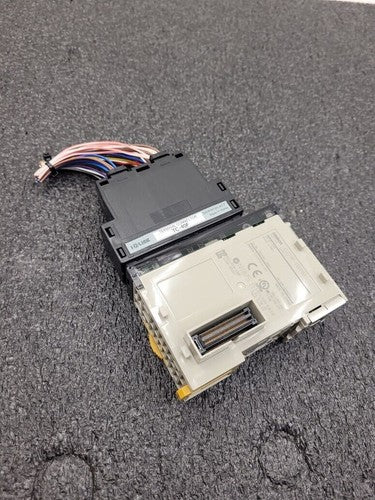 Omron CJ1W-ID261 Input Unit IOLink Terminal Connector Breakout TC-40F 24VDC 4mA