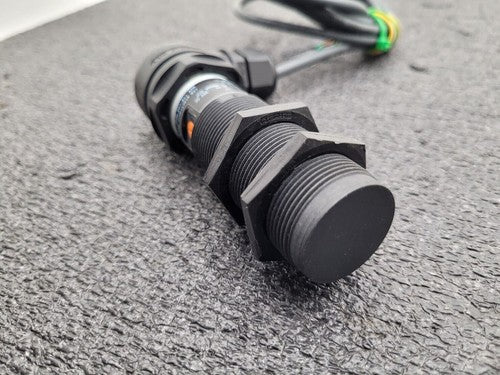 IFM KI505A KIE4150NCPKG/3D Capacitive Sensor 10-30V DC M30 Barrel 15mm Range