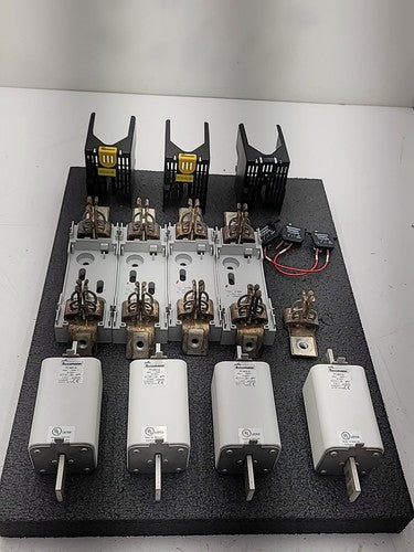 4 Bussmann PV-400A-3L 400A gPV Photovoltaic Fuses with Holders & Terminal Covers