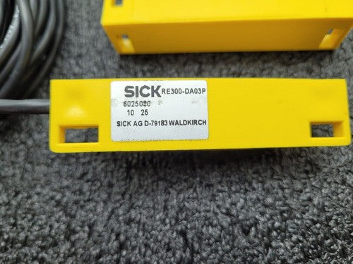 Lot of 3 Sick RE300-DA03P Safety Switch Non Contact w/Actuator 5' Cable 6025080