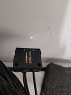 Keyence Digital RGB CZ-V21A w/ CZ-H37S Fiberoptic Reflective Sensor Head 11-20mm