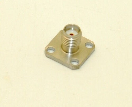 TE Connectivity / AMP 1052649-1 Female, 1/2" x 1/2" Base - Lot of 8 - NEW