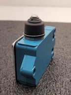 Honeywell Micro Switch BAF1 Limit Switch 20A SPDT Top Plunger Actuator Blue
