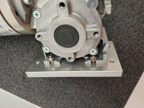 Lenze SSN40-1GVAR-063C22 Servo Motor SSN40-1FVAR 15:1 Gear Reducer Timing pully