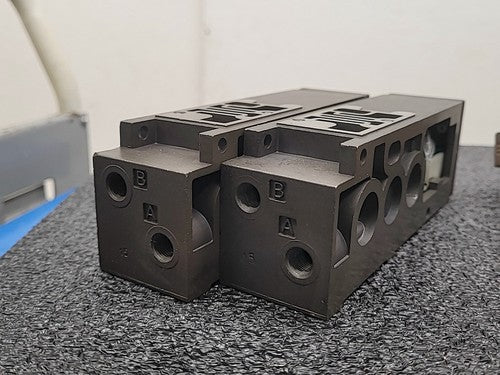 Numatics FlexiBlok Pneumatic 4 Valve Air Solenoid Manifold Block Assembly