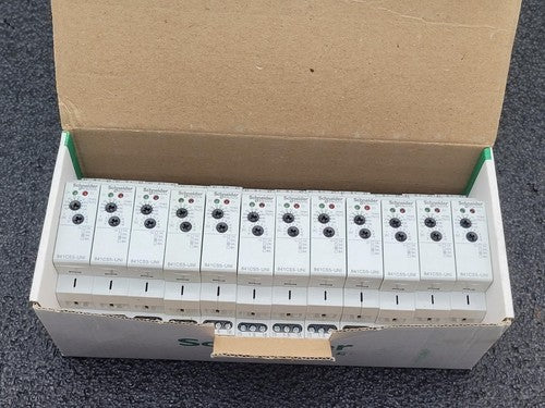 Box of 10x Schneider Electric Magnecraft 841CS5-UNI Sensing Relay DIN Rail Mount
