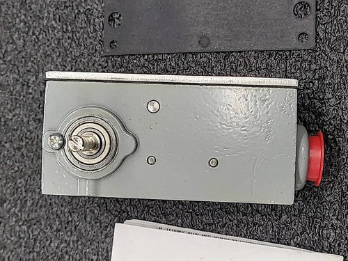 Namco EA150-30274 Snap-Lock Rotary Limit Switch 1NO/1NC Double Ended Shaft