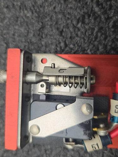 Honeywell Micro Limit Door Switches Red Aluminum Mounting Brackets Lot of 7
