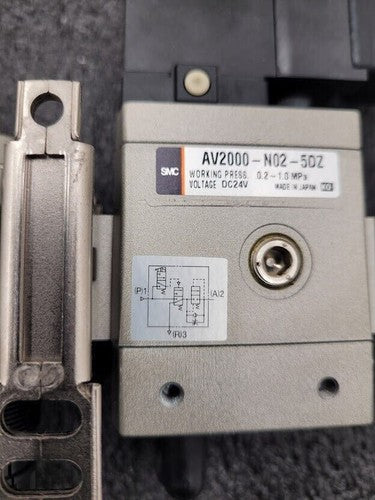 SMC Filter Regulator Soft Start Valve Lot of 2 AV2000-N02-5DZ AF20-N02-6CZ