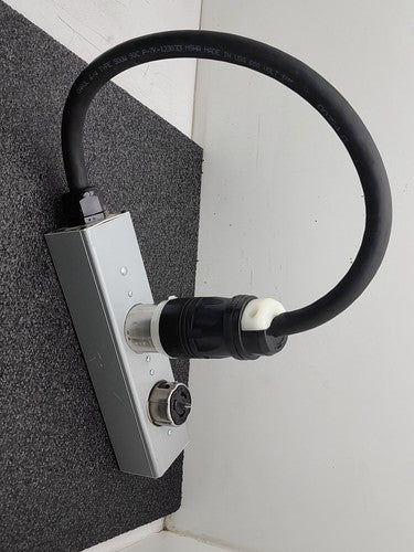 Leviton Power Distribution Unit PDU 3PH 4W 50A 250V Locking Plug Splitter