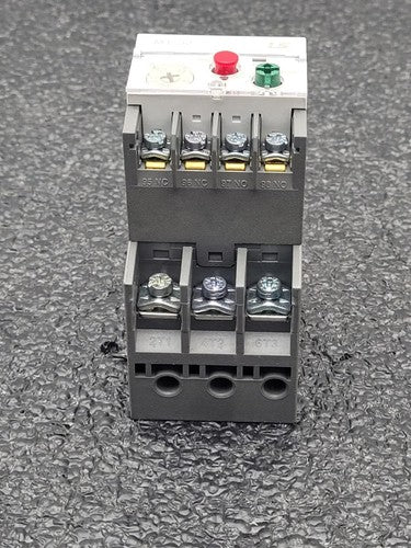 Lot of 14 LS Contacter 690v 22A 12A 9A + MT-32 32A/2H Thermal Overload Relay