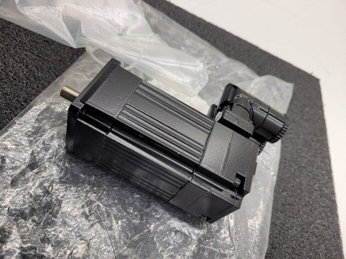 SEW CMP40S/KY/RH1M/SM1 CMP40SKYRH1MSM1 400V 3000RPM Servo Motor 0.5Nm IP65
