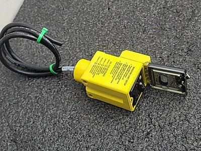 Banner Q45ULIU64ACR Ultrasonic Proximity Sensor 15-24V DC Analog Output