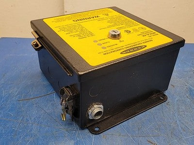 Banner MGCA-4A Machine Guard Control Box 115V Safety Light Curtain Controller