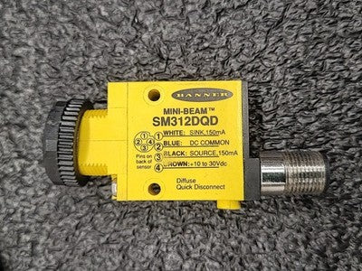 Banner Engineering SM312DQD SM312FQD SM312CV2 Photoelectric Sensors Lot