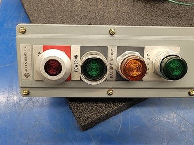 Allen Bradley Industrial Control  4 Button Pushbutton Panel Console E-Stop