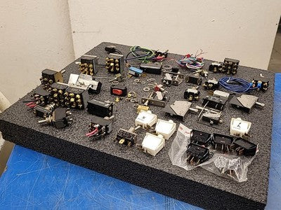 Industrial Electrical Switch Lot Toggle Rocker Micro 15A 125VAC Carling Cherry