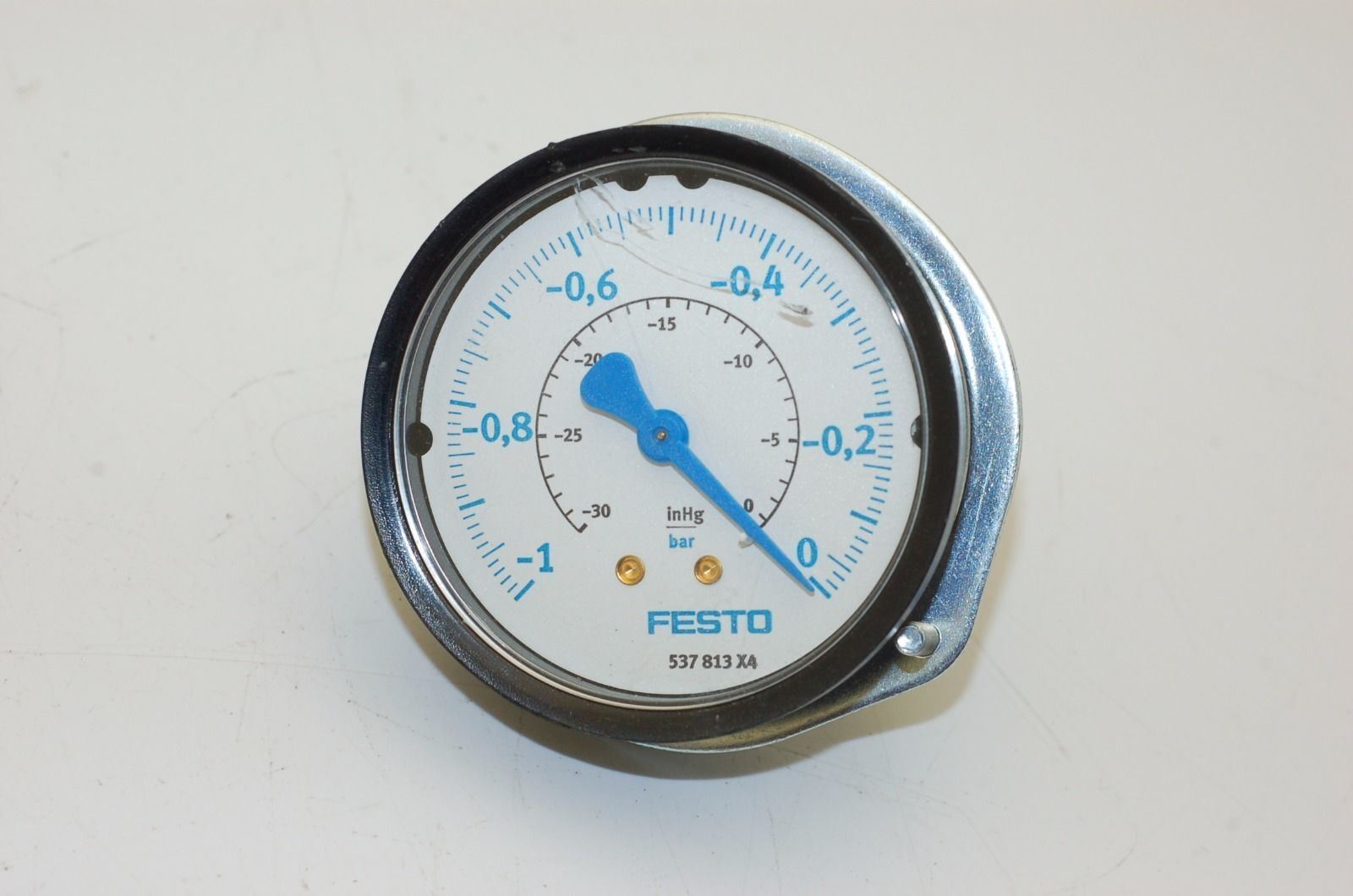 Festo 537-813-X4, -1 to 0 Bar, 2-5/8" Face, 1/8" Pneumatic Connection