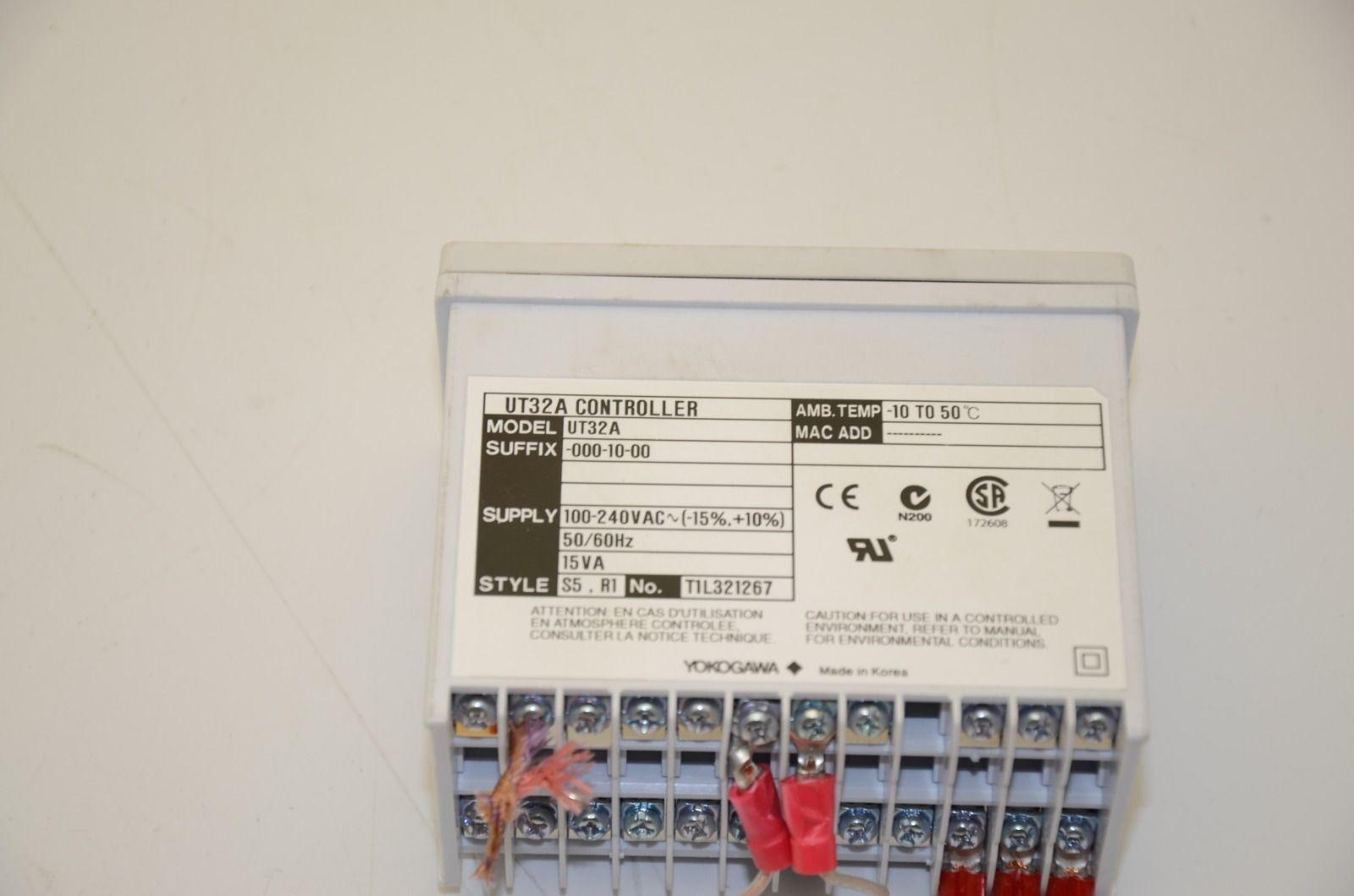 Yokogawa UT32 Temperature Controller, 100-240VAC, 50/60Hz