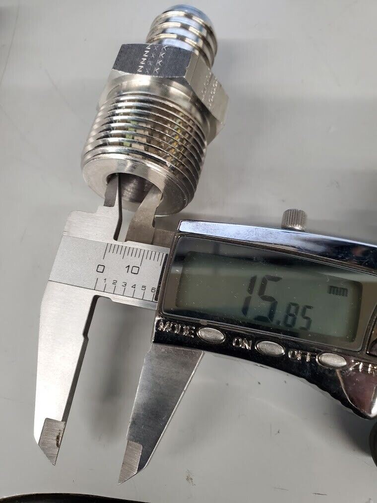 SSP Push-On Barb Male SS Pipe Connector 33mm Threads by 22mm Hose Lot of 4