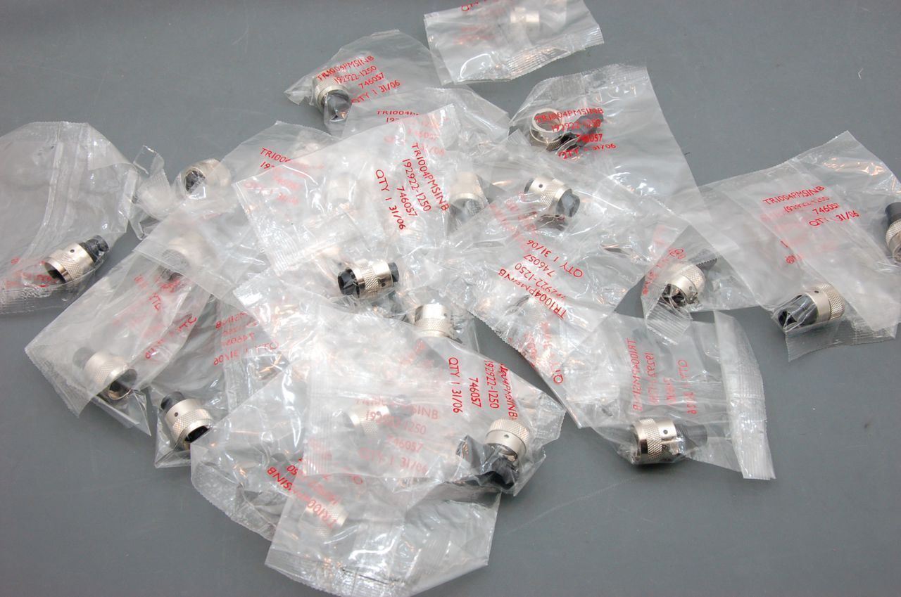 Itt Cannon 192922-1250 4-Position Male Plug Lot Of 24 NEW