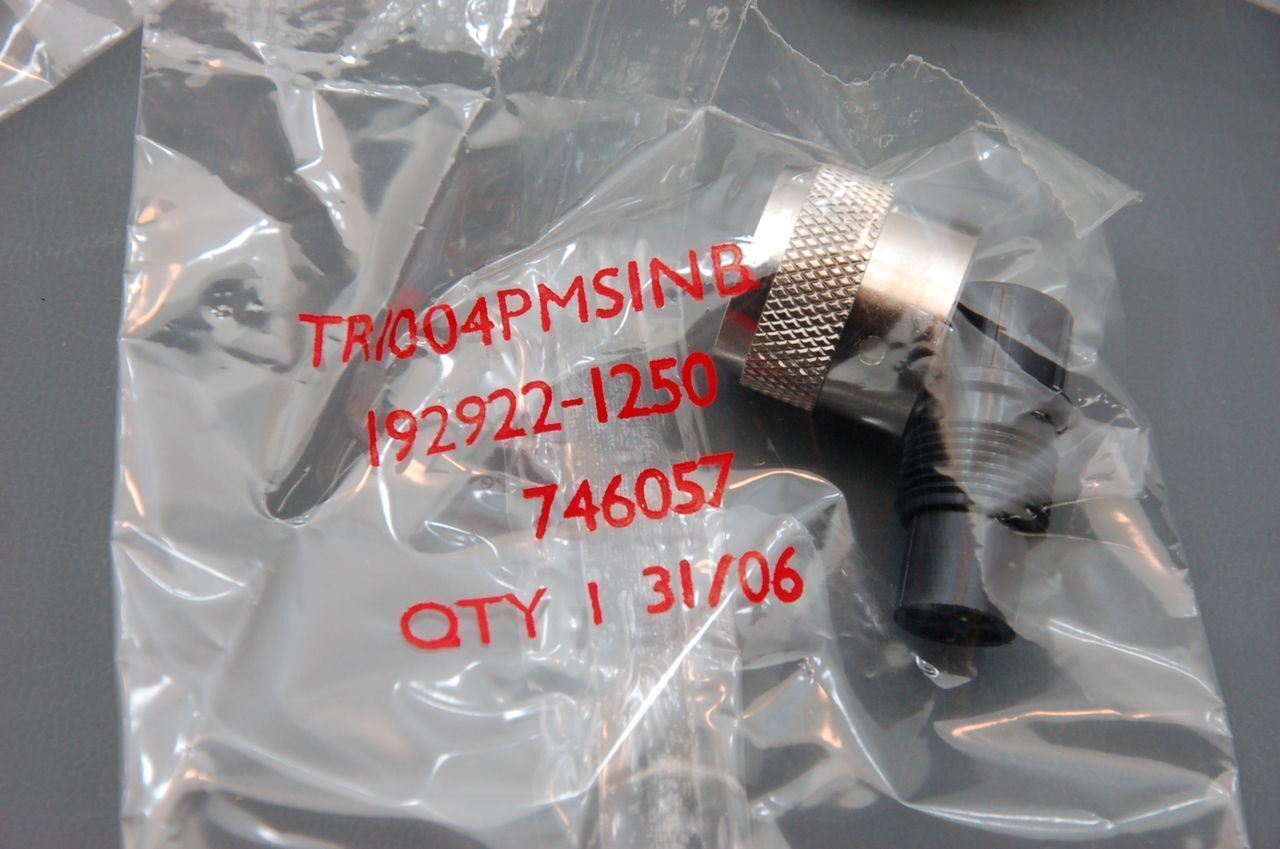 Itt Cannon 192922-1250 4-Position Male Plug Lot Of 24 NEW