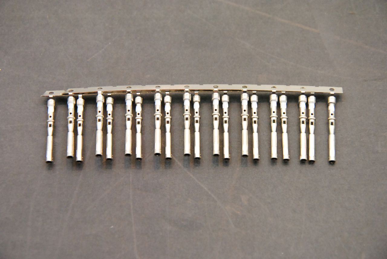 Omega HPC-CH-S Female Thermocouple Chromega (+) Sockets Lot of 100 NEW OLD STOK