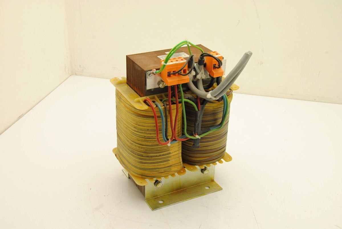 Rufa Transformer 411-5459 Transformer 415V, 480V 6KVA to 120V 50A 2 UI 180/93