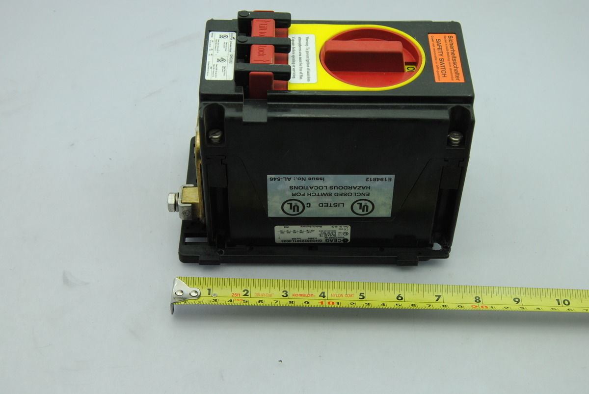 Cooper Crouse-Hinds Explosion Proof Protected Disconnect Switch GHG262 20A 14HP