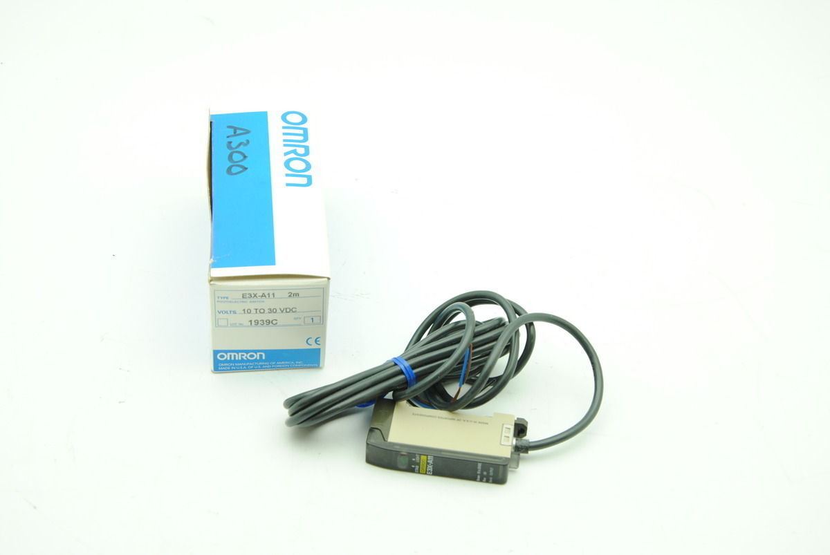 Omron E3X-11 Photoelectric Sensor Switch, 10-30VDC - NIB