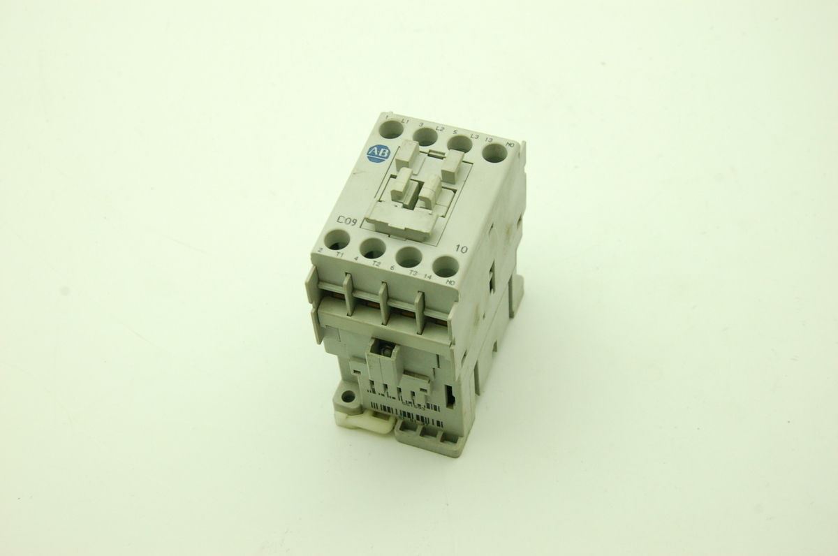 Allen Bradley 100-C09 10 Contactor  9 Amp