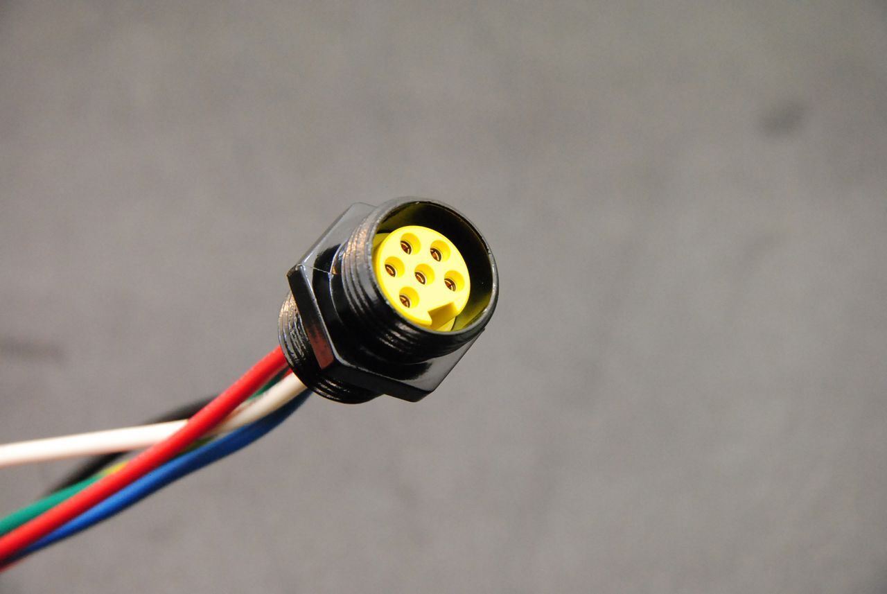 Brad / Molex 1300130576 (1R6004A20F060) 6-Pole F Recept, 16AWG, 6' L - NEW