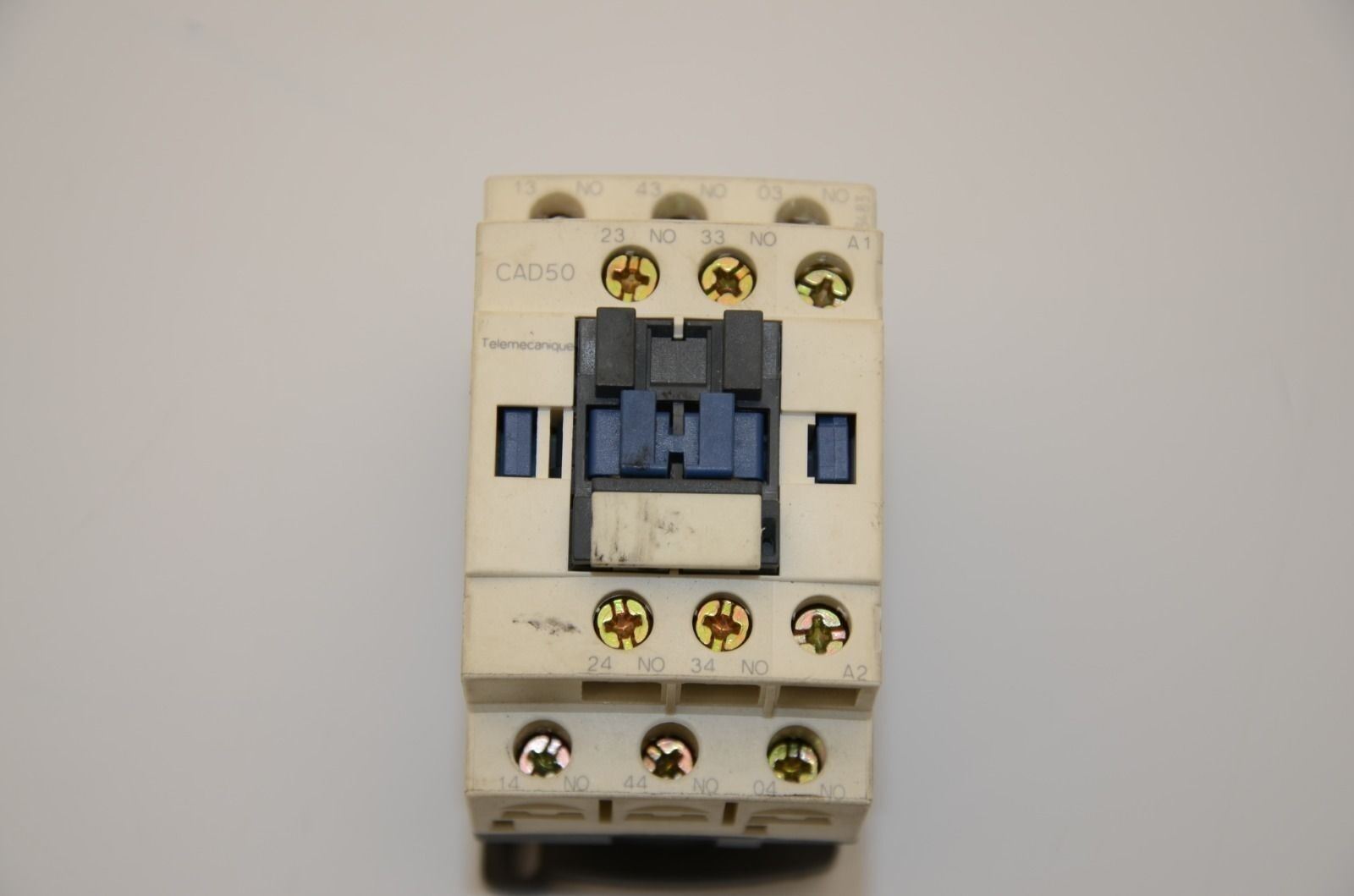 Telemecanique CAD50 Relay Control, 24VDC