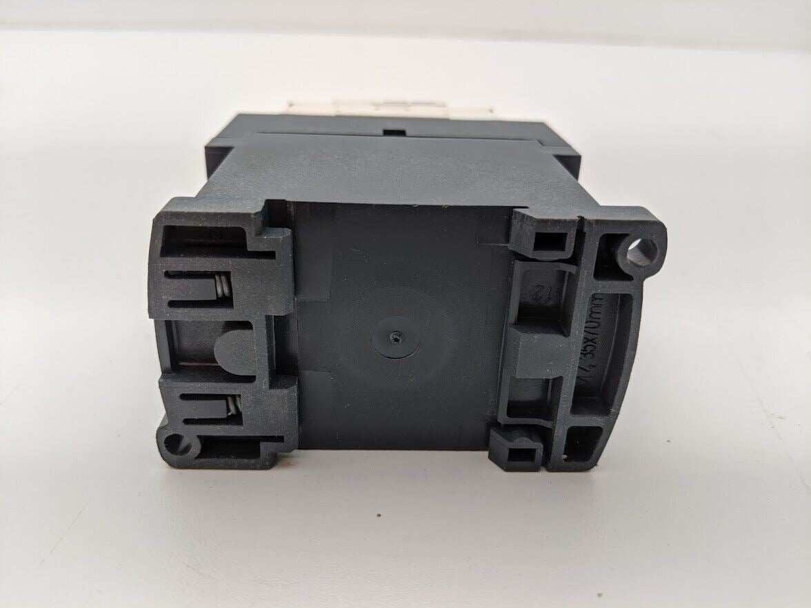 Schneider LC1D12BD Contactor Manual Motor Control 200-600V 3-Pole 24VDC Coil