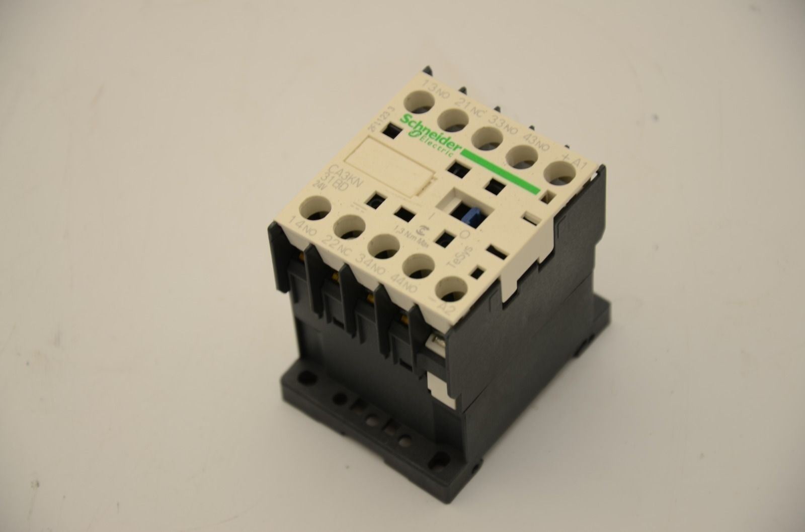 Schneider Electric CA3KN-31BD Control Relay