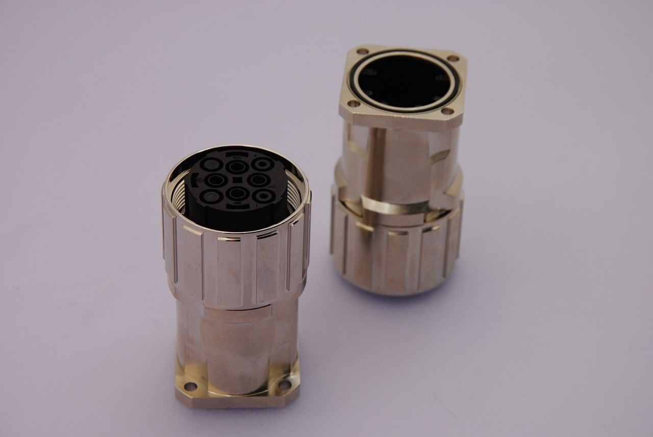 RDE SM-5ES1N8AY000 M40 x 1.5 6-Pos Power Panel Mount Connectors - Lot of 2