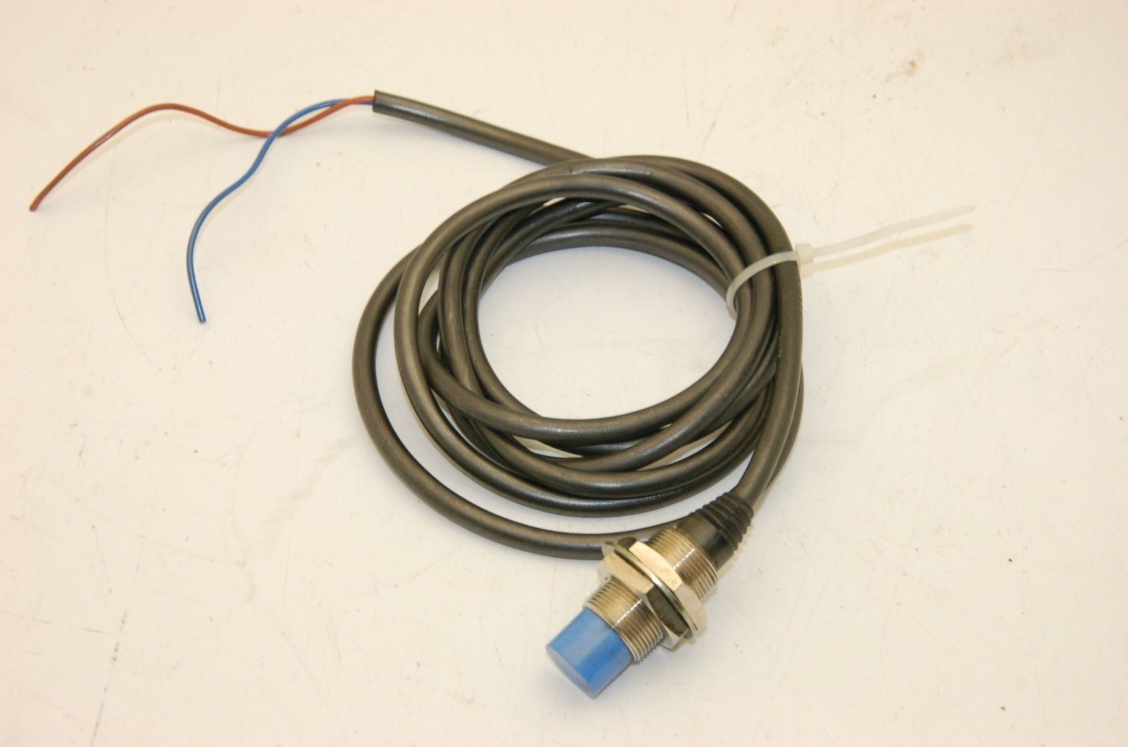Keyence EV Series Proximity Sensor, 18mmD Bore