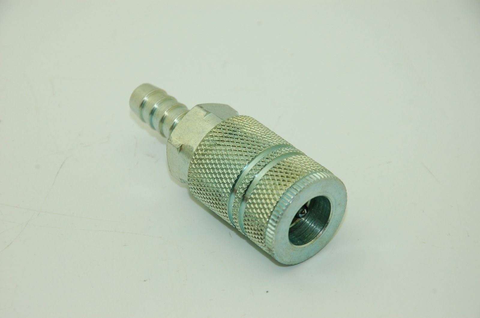 Amflow C2644, 3/8" Barb x 3/8" IND Socket Coupler - Lot of 4, NEW